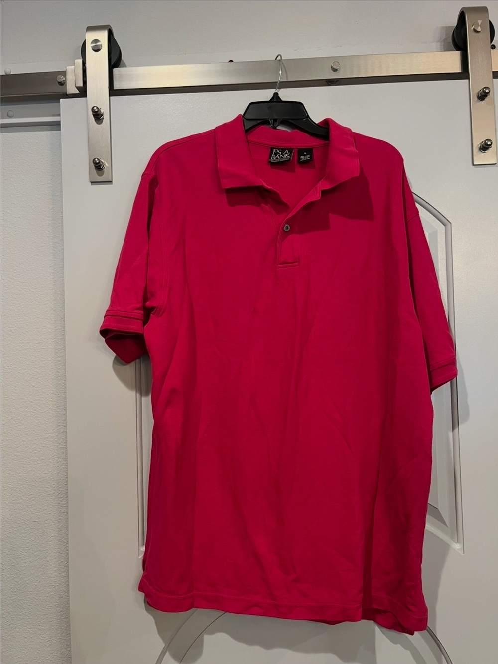 Jos. A. Bank bright magenta pink pique style Polo Shirt. GUC!